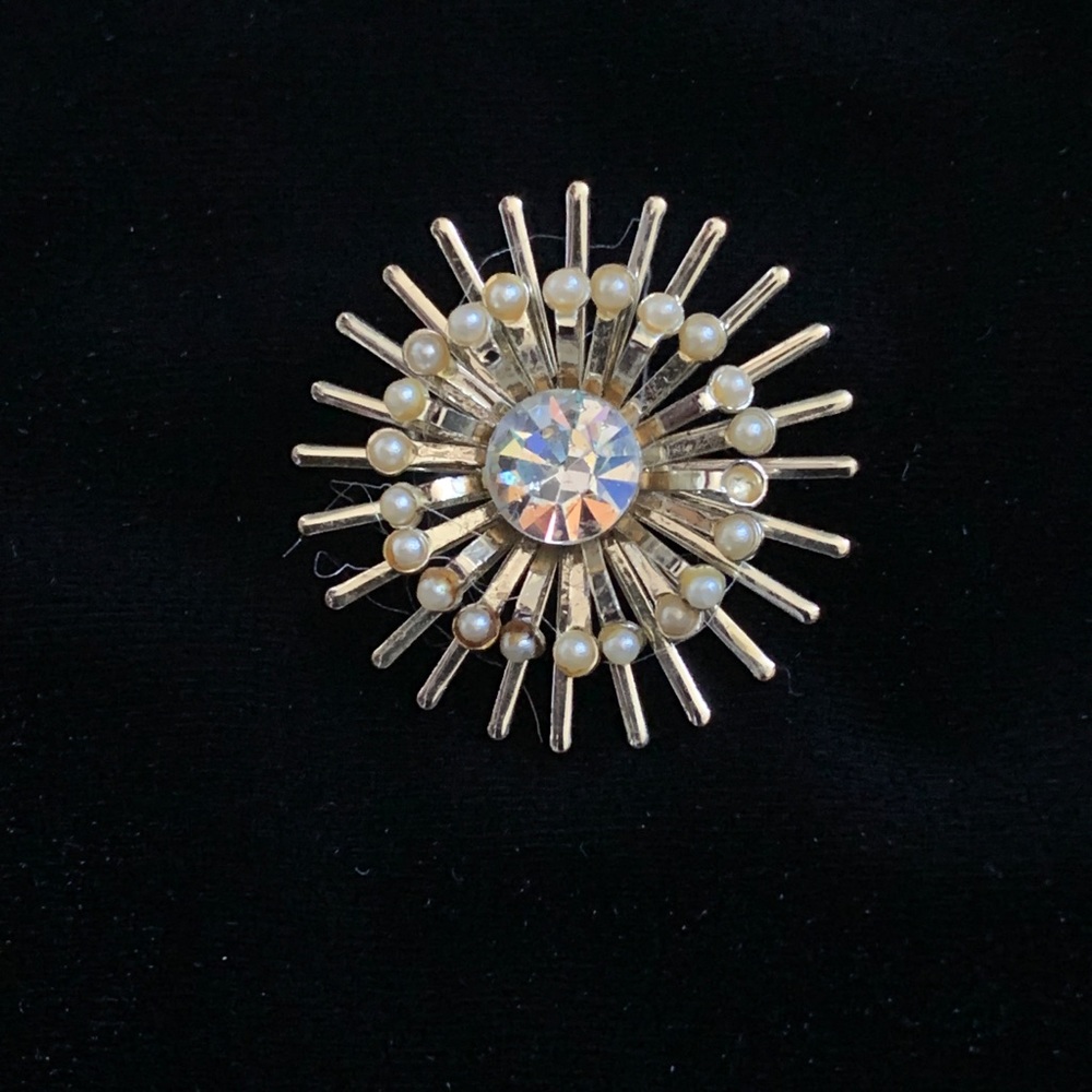 Womans vintage brooch Pin
